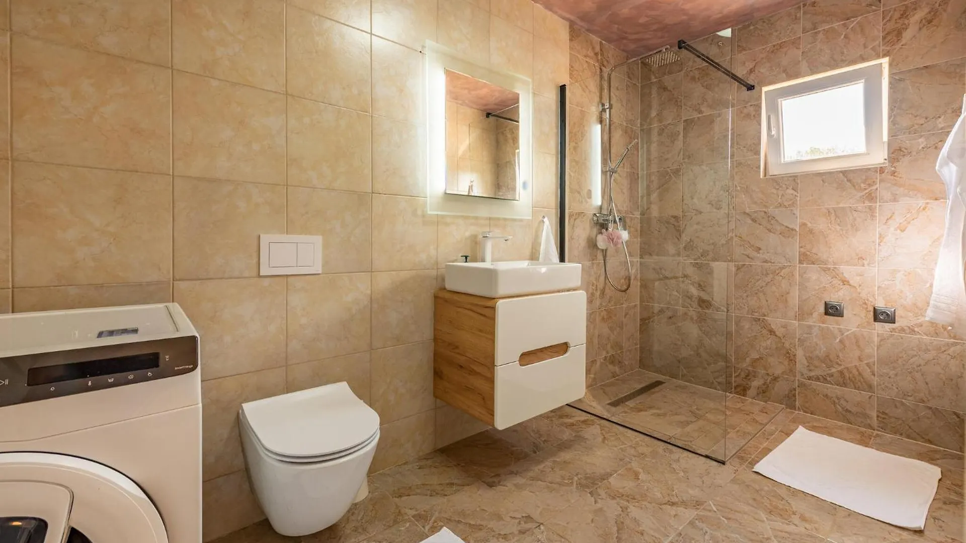 Lovely Home In Gracac With Outdoor Swimming Pool 0*, Gračac クロアチア